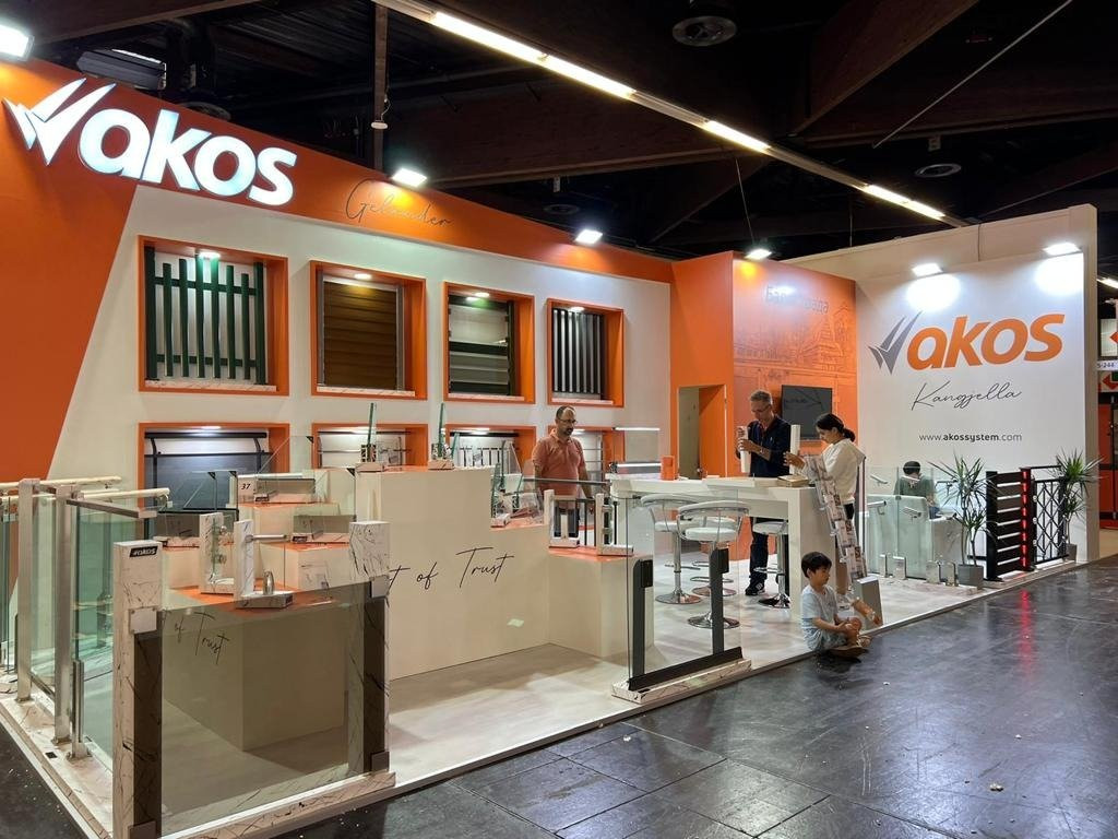 Akos / Fair Stand